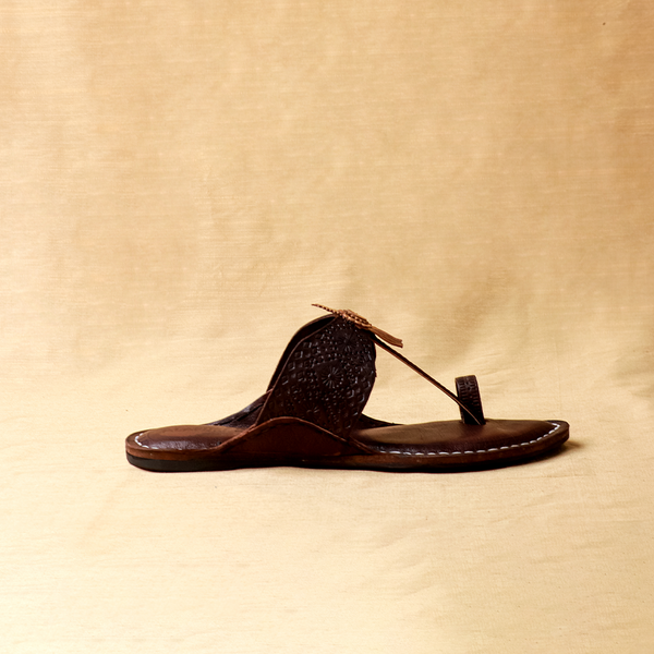 Yellow Radiance – Women’s Spectrum Classic Kolhapuri Chappal