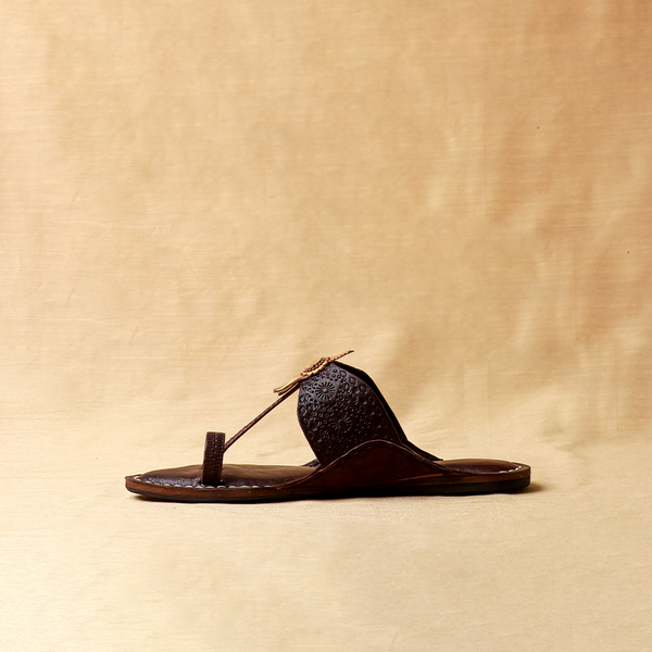 Yellow Radiance – Women’s Spectrum Classic Kolhapuri Chappal