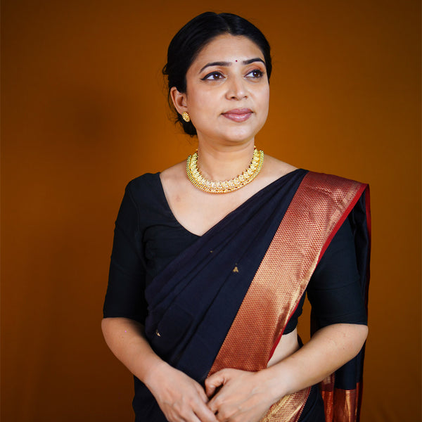 Royal Putali Vajra Tik Necklace Set