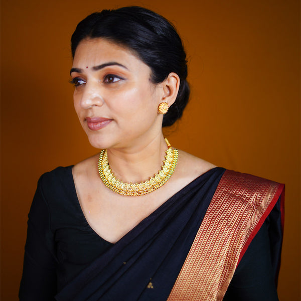 Royal Putali Vajra Tik Necklace Set