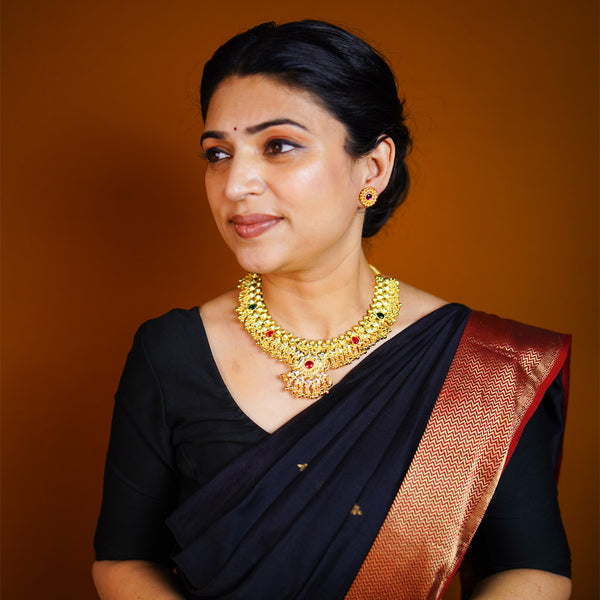 Elegant Short Kolhapuri Saaj Necklace Set