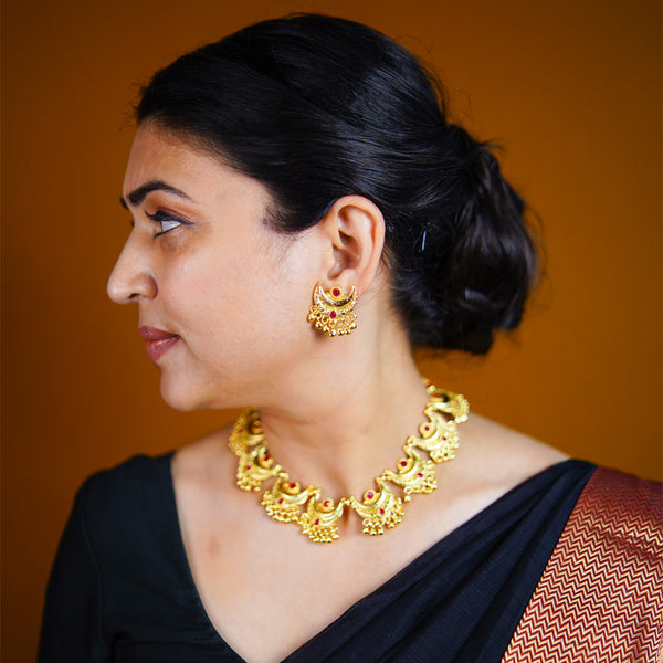 Elegant Crescent Motif Chandra Haar Necklace
