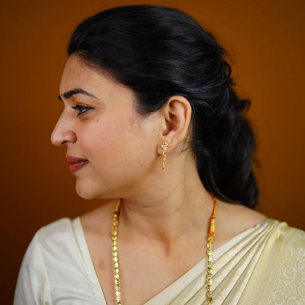 Elegant One Line Pohe Haar Necklace