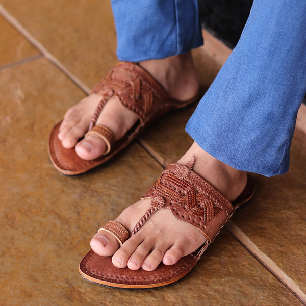 Golden Yellow Radiance – Men’s Spectrum Classic Leather Chappal