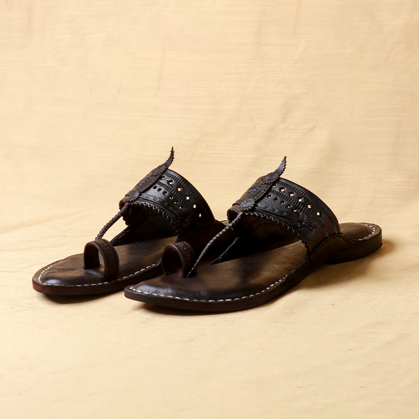 Spectrum Luxe Black – Men’s Premium Kolhapuri Chappal