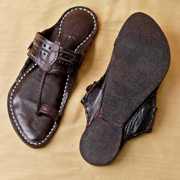 Spectrum Luxe Black – Men’s Premium Kolhapuri Chappal