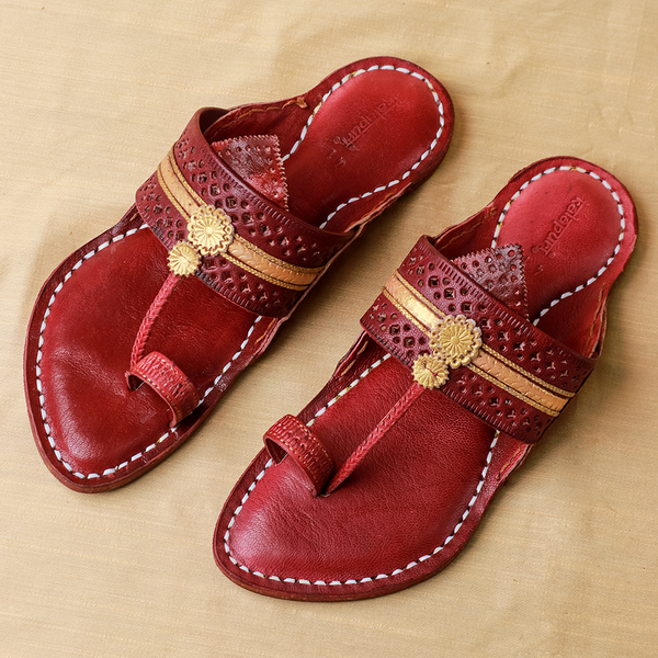 Bordeaux Elegance – Men’s Luxe Spectrum Classic Chappal