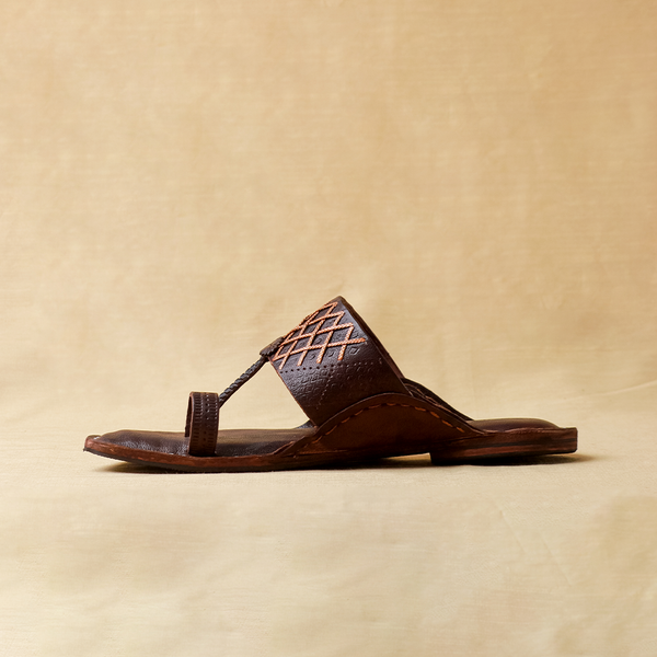 BrownDodge Majesty – Men’s Signature Spectrum Kolhapuri Chappal