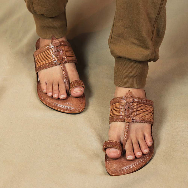 Saral Patta Kapshi Kolhapuri sandal for men handcrafted