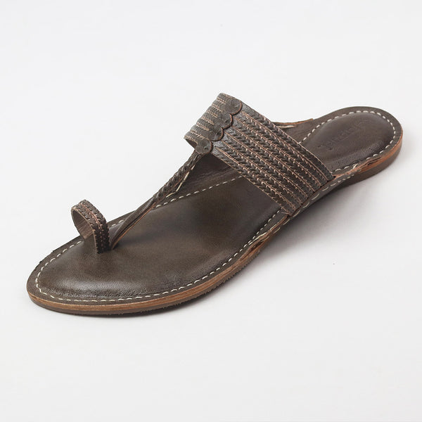 Bold Red Heritage – Timeless Men’s Kolhapuri Chappals