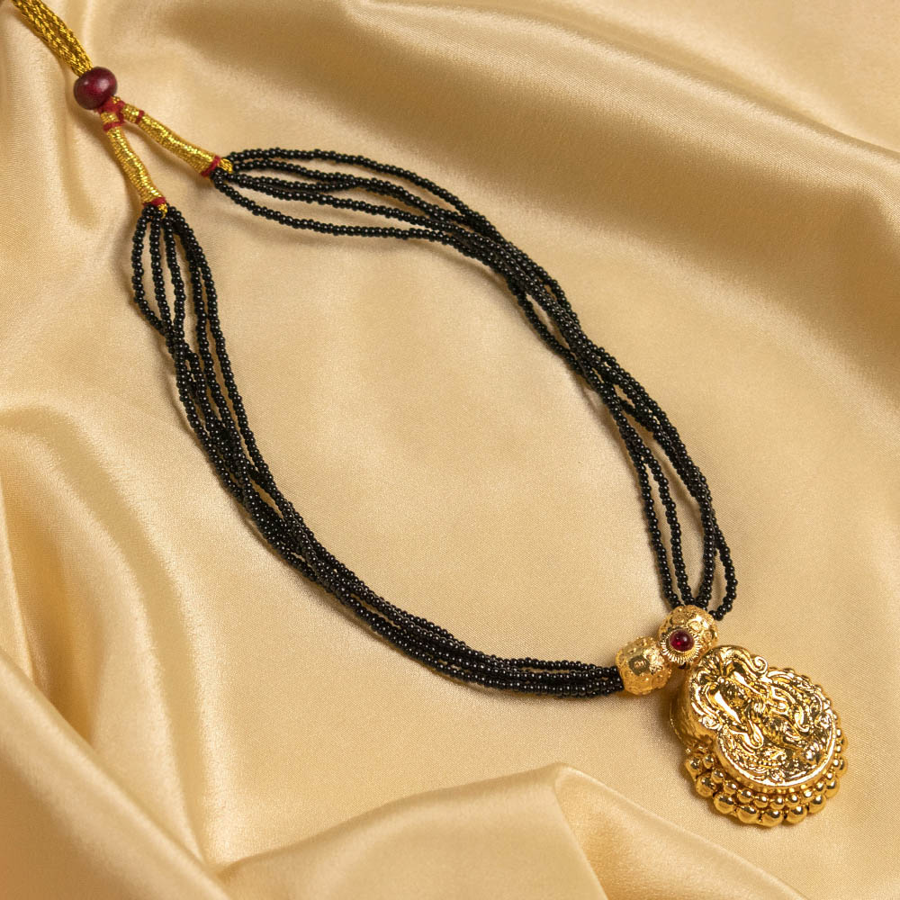 Laxmi Pendant Mangalsutra – Kalapuri1