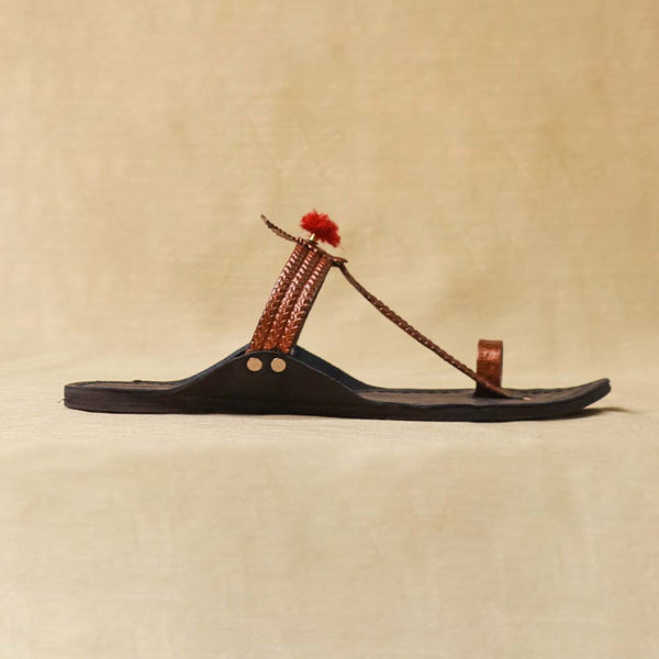 Glimmering Fusion – Black & Bronze Women’s Kolhapuri Chappal
