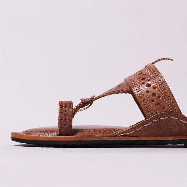 Pogar Punch Kapshi Kolhapuri women’s handmade sandal