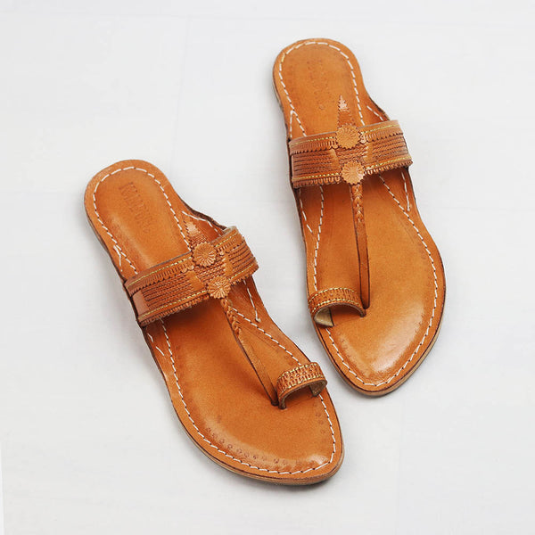 Earthy Brown Bliss – Women’s Spectrum Classic Kolhapuri Chappal