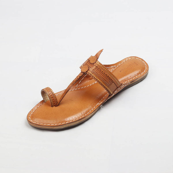 Earthy Brown Bliss – Women’s Spectrum Classic Kolhapuri Chappal