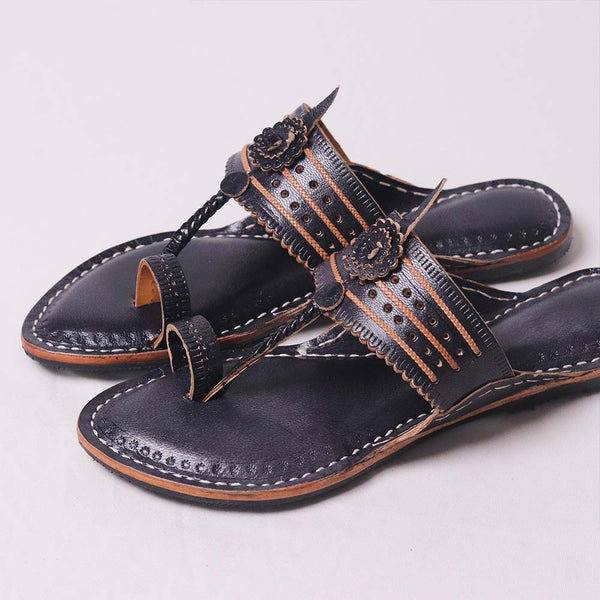 Teerkha Patta Kapshi Kolhapuri women’s handmade sandal