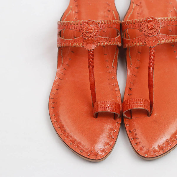 Radiant Plum Charm – Women’s Spectrum Classic Leather Chappal