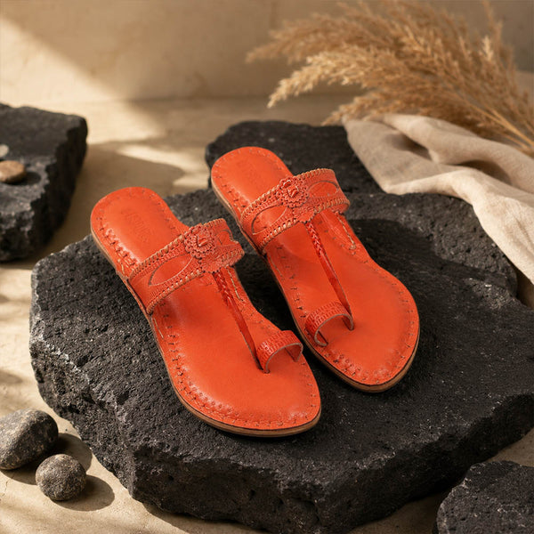 Radiant Plum Charm – Women’s Spectrum Classic Leather Chappal