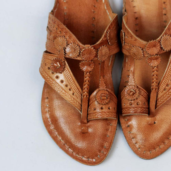 Paramparik Chapli Kolhapuri women’s handmade leather chappal