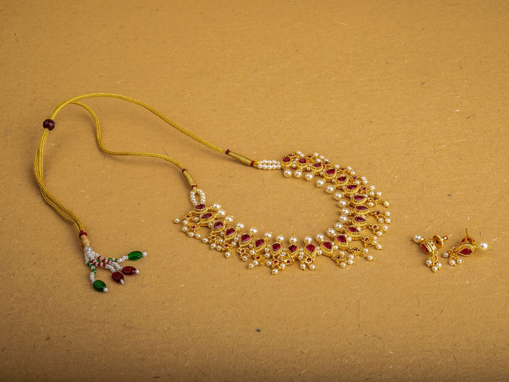 Traditional Necklace Designs In Trend