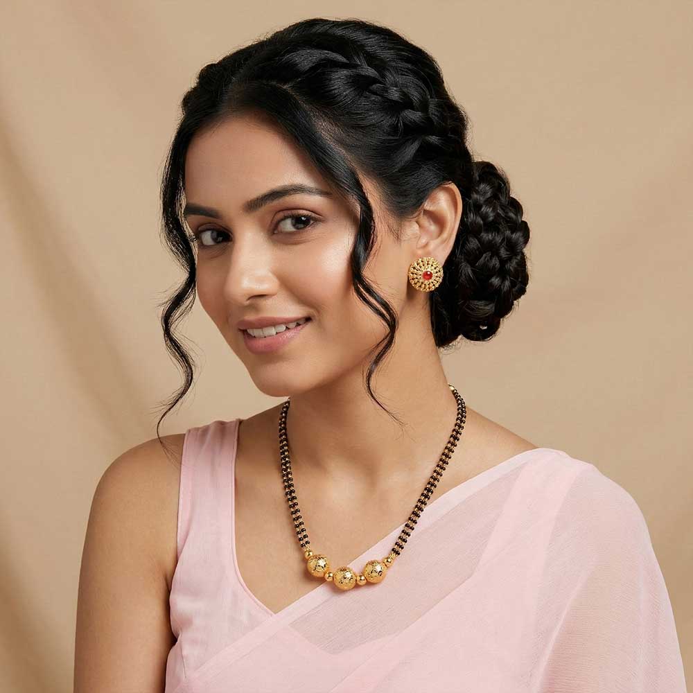 Traditional Maharashtrian Kolhapuri Mangalsutra - Minimal Gold Bead - view 2