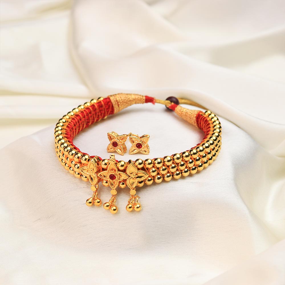 Traditional Maharashtrian Kolhapuri Gadi Tik - Floral Drop Dangling Choker Set - view 3