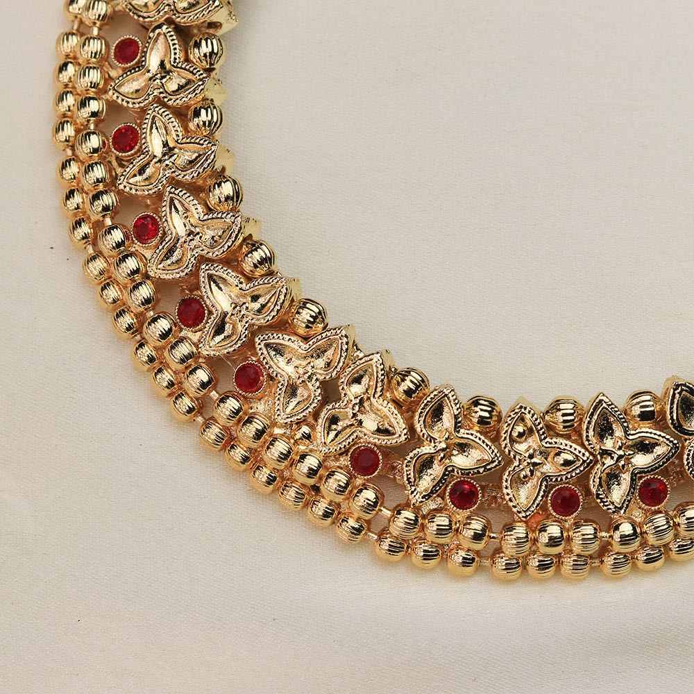 Traditional Maharashtrian Kolhapuri Belpan Vajra Tik - Floral Heritage Gold Choker - view 4
