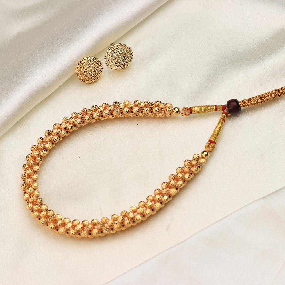 Traditional Maharashtrian Kolhapuri Thushi - Classic Gold Bead Chain - view 3
