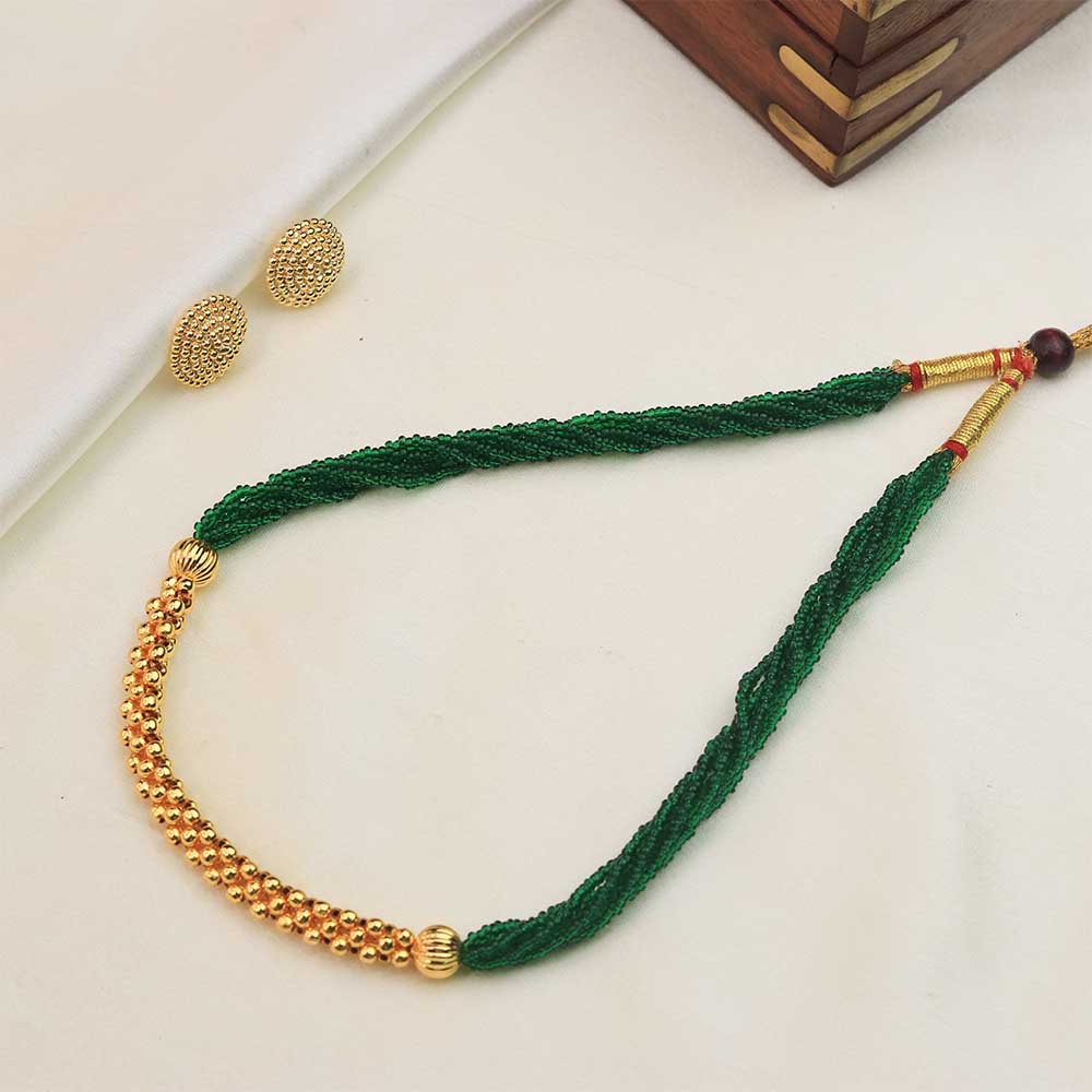 Traditional Maharashtrian Kolhapuri Mangalsutra - Emerald Thread Gold Bead