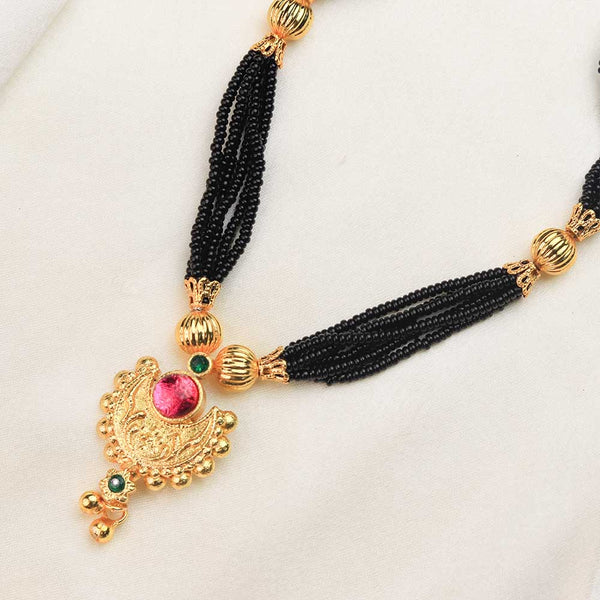 Textured Pendant Bead Necklace