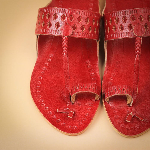 kids-red-designer-kolhapuri-chappal