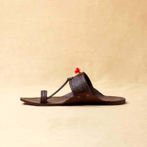 Chestnut Charm – Rustic Leather Kolhapuri for Modern Men