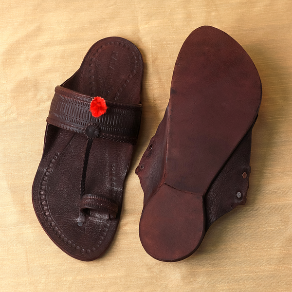 Chestnut Charm – Rustic Leather Kolhapuri for Modern Men