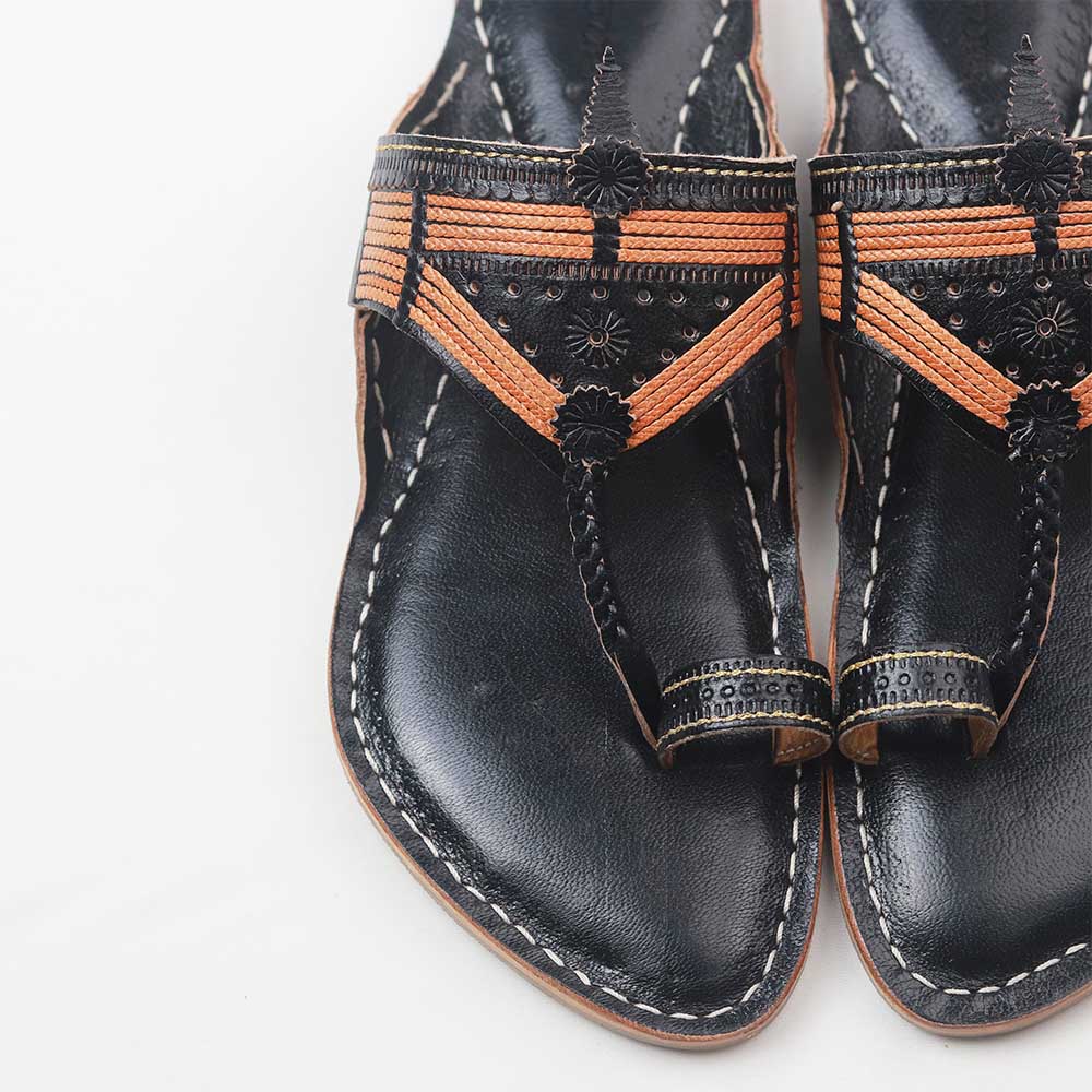 Teerkha Patta black Kolhapuri chappal for men – view 5