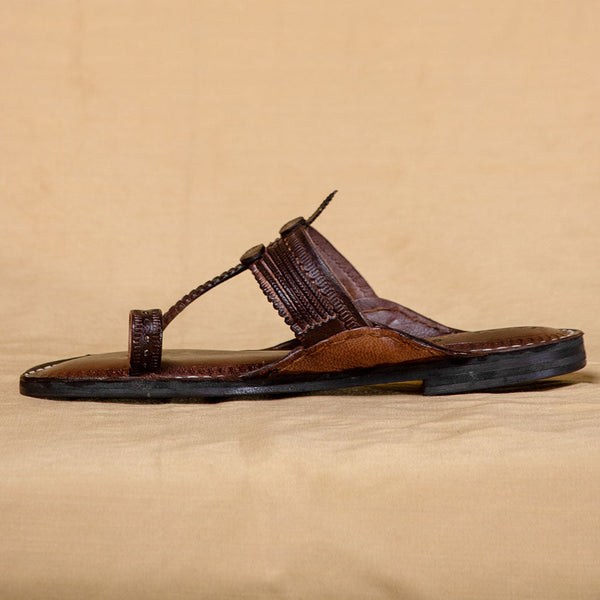 Earthy Brown Bliss – Women’s Spectrum Classic Kolhapuri Chappal
