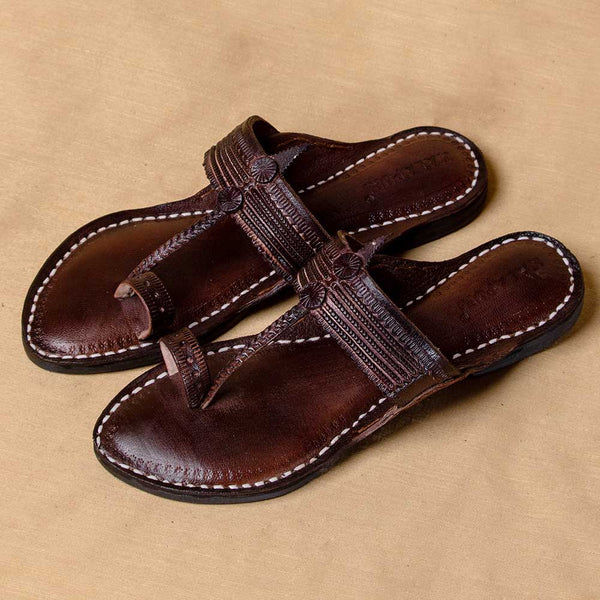 Earthy Brown Bliss – Women’s Spectrum Classic Kolhapuri Chappal