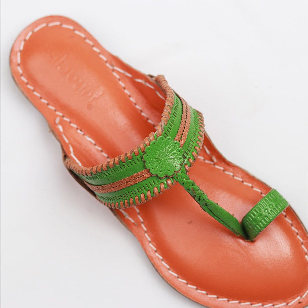 Teerkha Veni Kapshi red and green Kolhapuri chappal for women – view 7