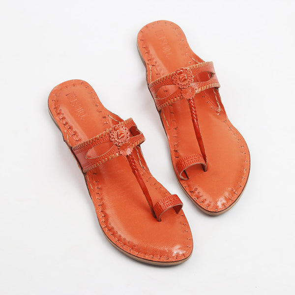 Radiant Plum Charm – Women’s Spectrum Classic Leather Chappal