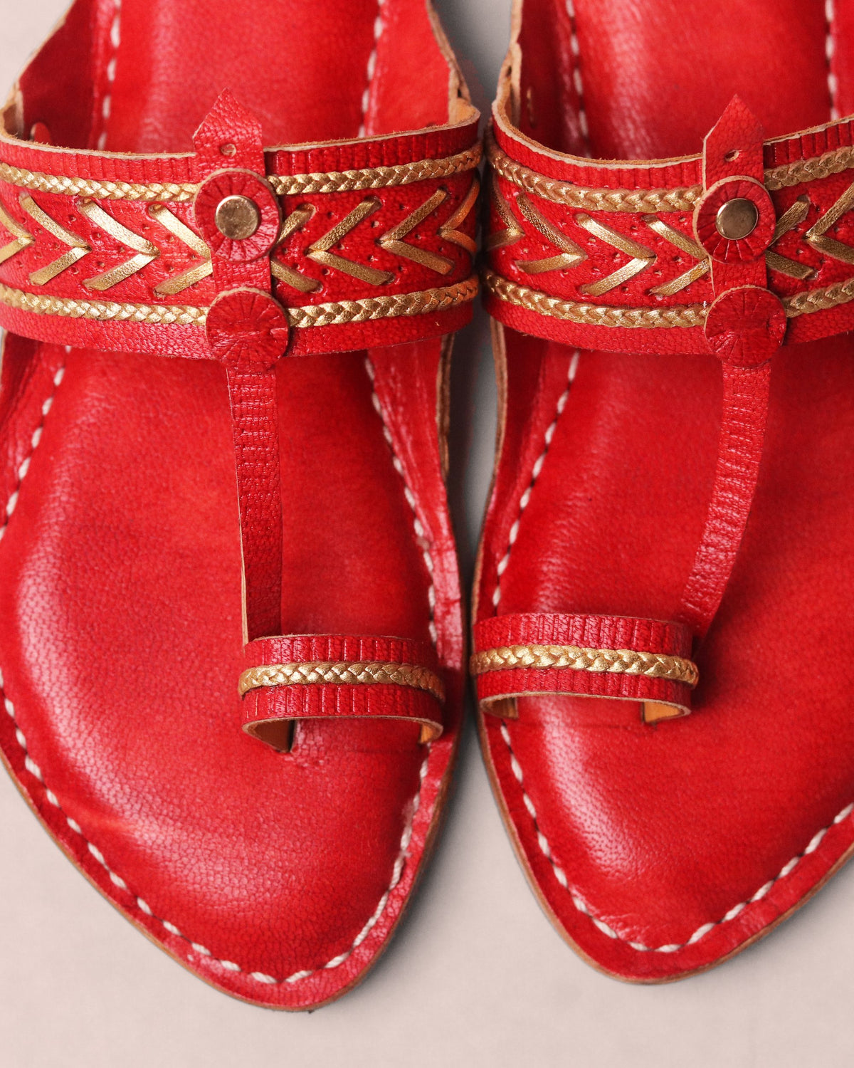 Nanhi Leher Kolhapuri Chappal for Kids – front close-up of the pair
