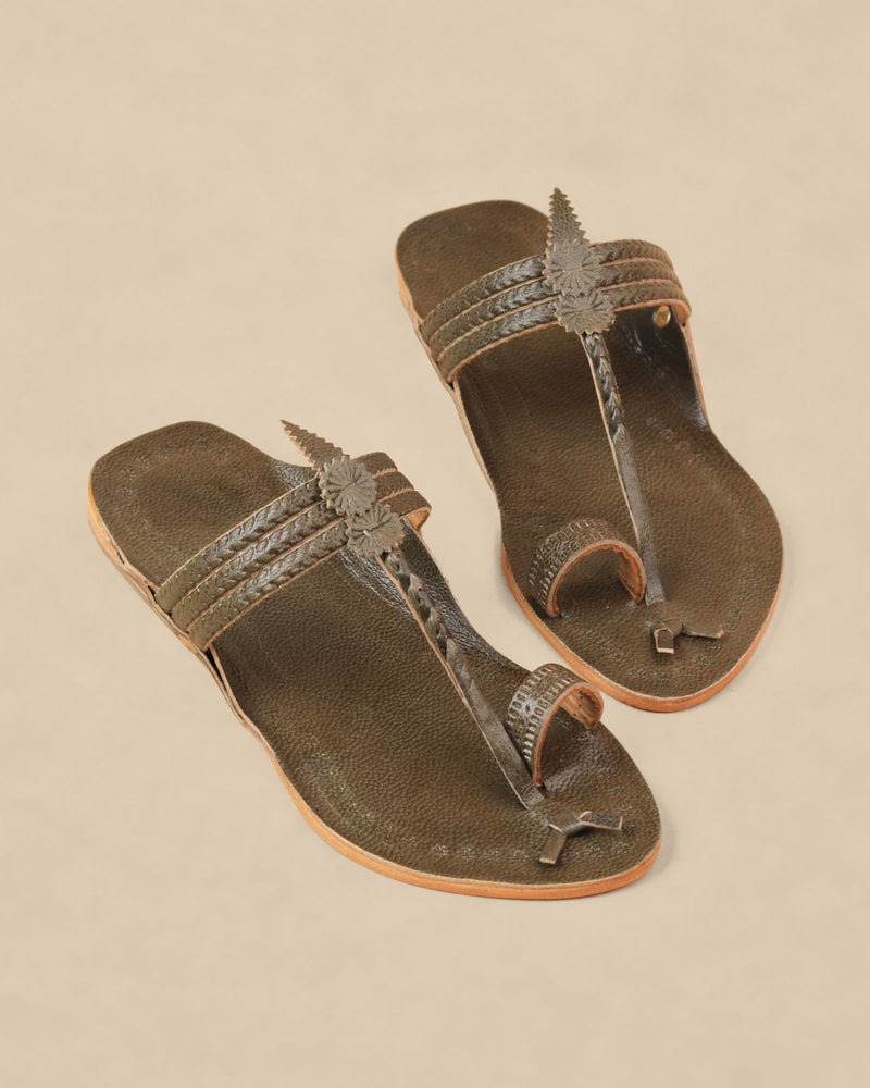 Kids Grey Classic Kolhapuri Chappal – pair, top view