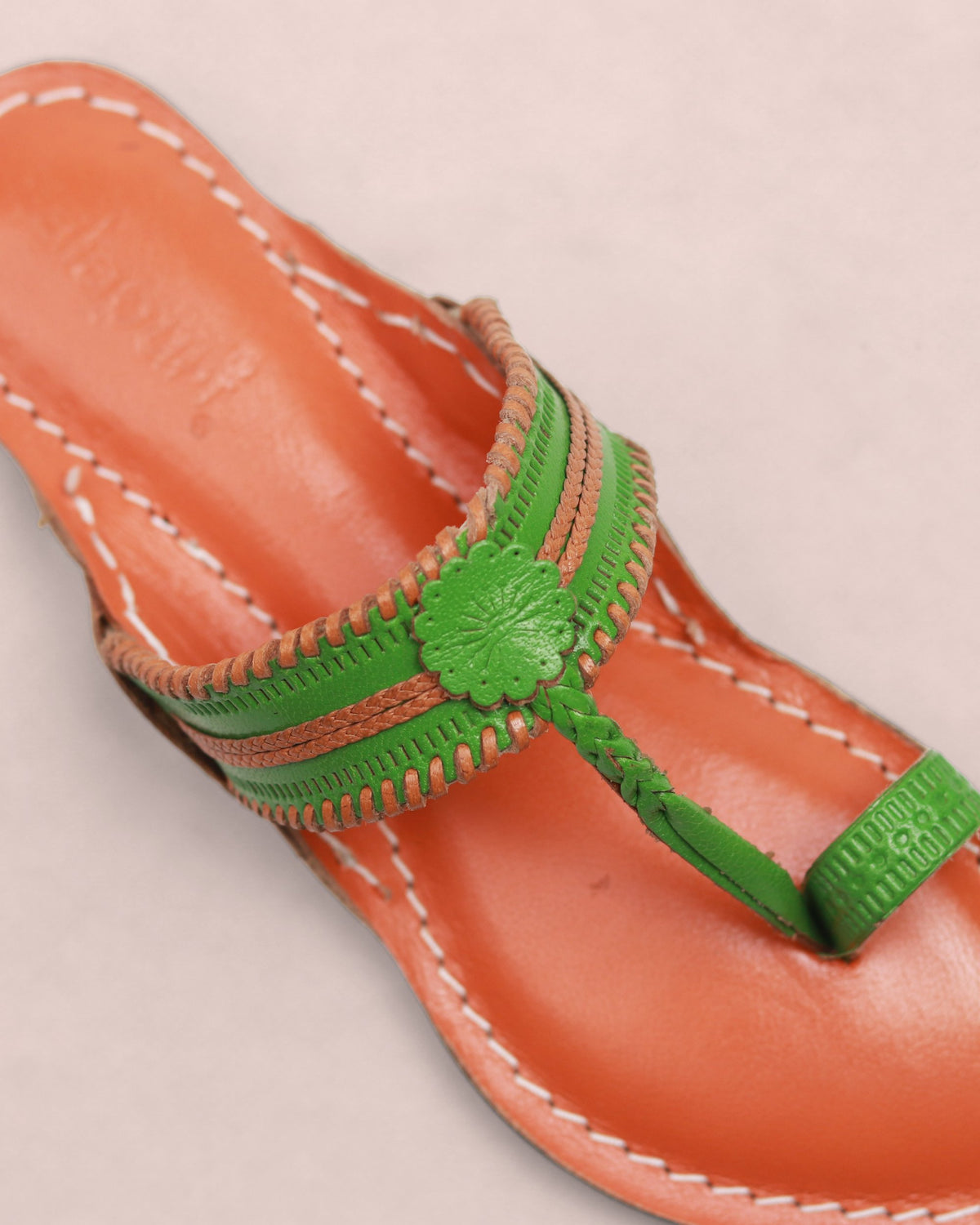 Teerkha Veni Kapshi Kolhapuri Chappal for Women – close-up of the band