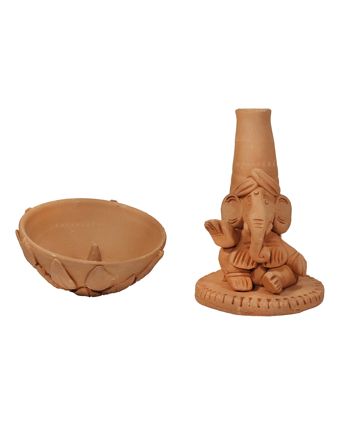 Terracotta Ganesha adorned with a natural color canopy